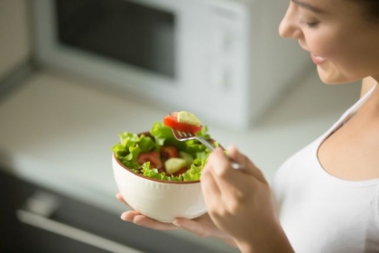 Dieta w trosce o zdrowe nogi - co wolno jeść, a co jest niewskazane?